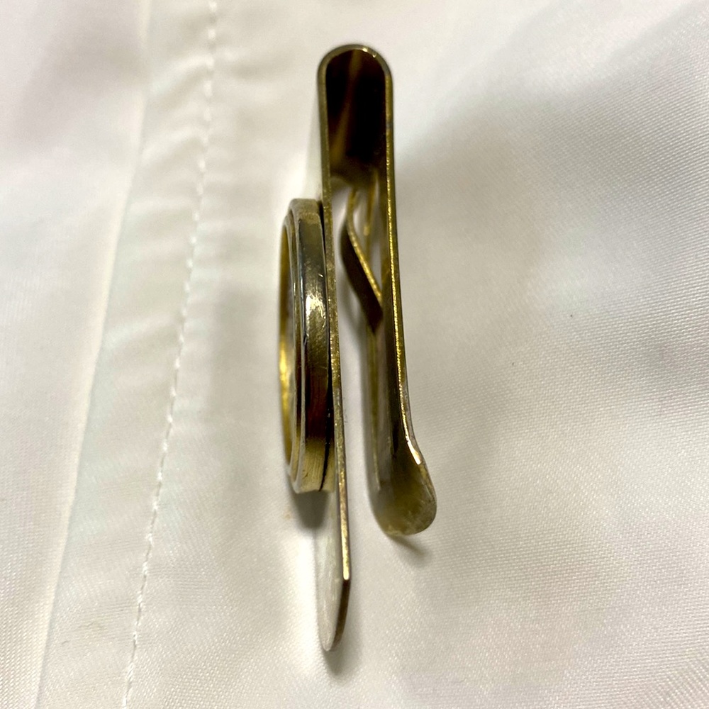 Unique Vintage Gold Tone Money Clip w/ Eagle 2 Grams Fine Silver .999 Round - Picture 3 of 4